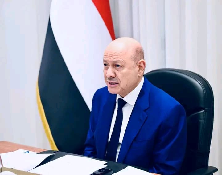عاجل: الرئيس اليمني يصدر توجيهات وقرارًا سياديًا في البيان الثاني