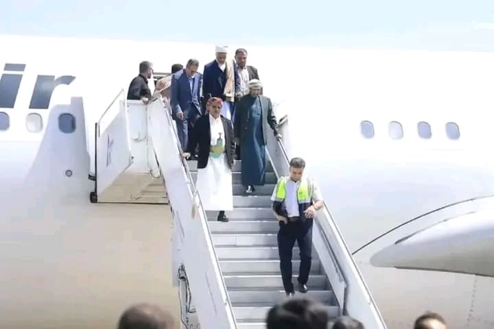 المكاسب والخسائر في معركة الاثنين حول الطائرة الإيرانية وقصف مطار صنعاء