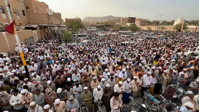 حضرموت تودّع المفتي العلامة علي بكير باغيثان في جنازة مهيبة