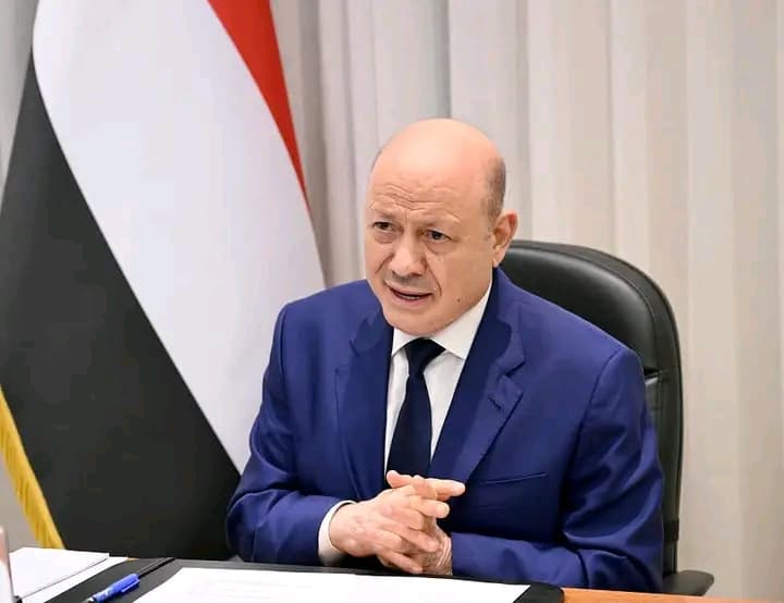الرئيس يرفض رحلات الحوثي ويقدم خيارا واحدا