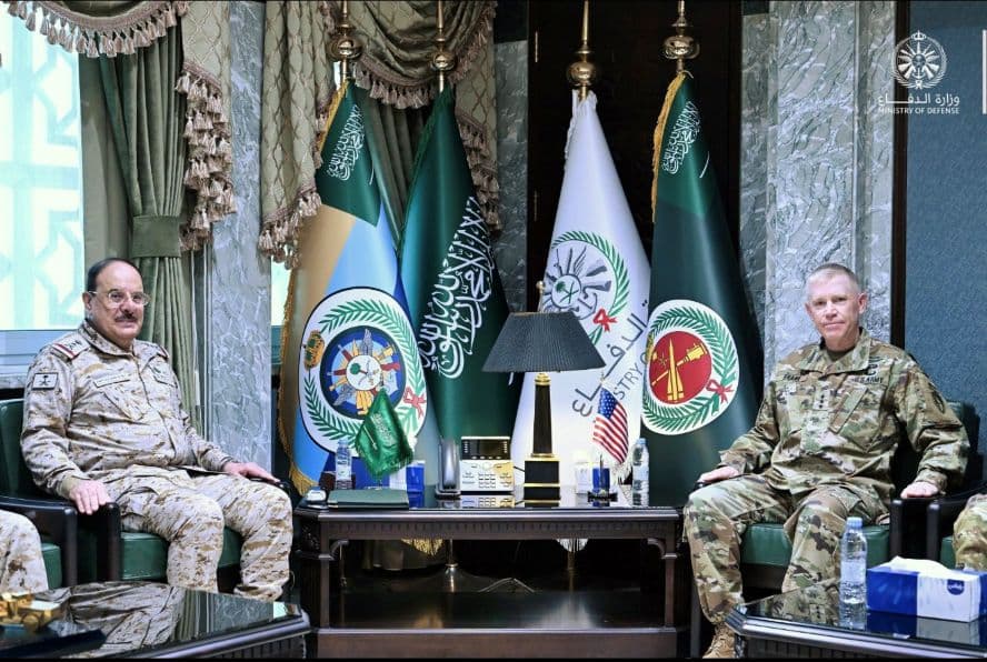 Saudi, US defense leaders review cooperation