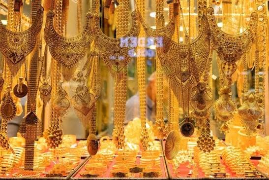 ارتفاع مفاجئ للذهب مع هبوط النفط