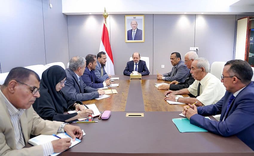رئيس الوزراء يركز على عدن وخطة لإعادة البناء