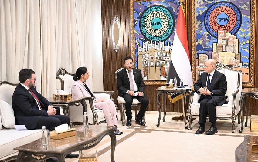 العليمي: اليمن يطلب دعمًا دوليًا ثابتًا