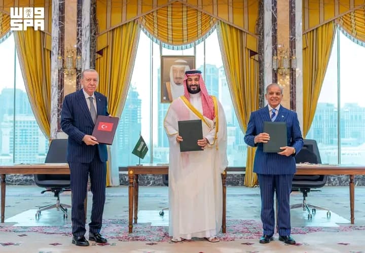 بند رئيسي في اتفاقية الدفاع الثلاثية