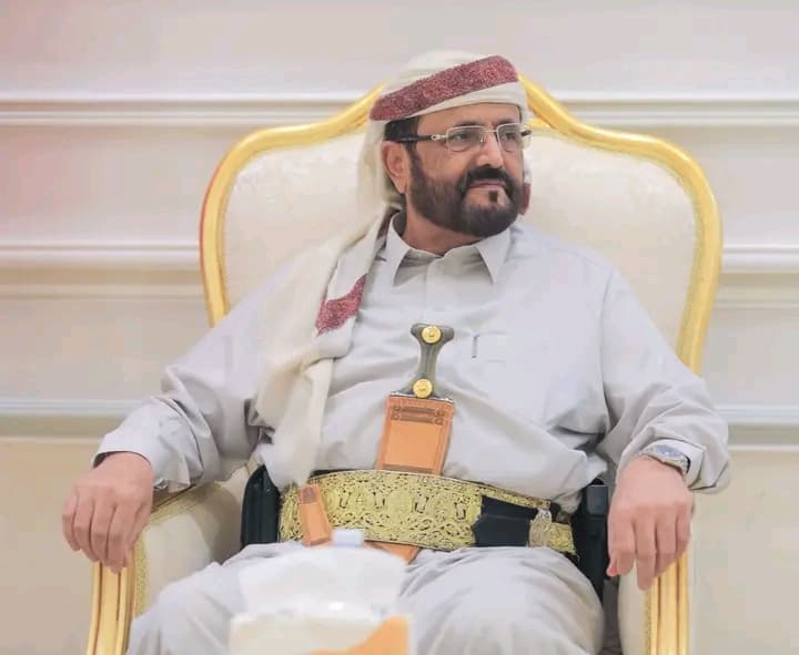 العرادة يناقش هجمات الحوثيين على مخيمات مأرب