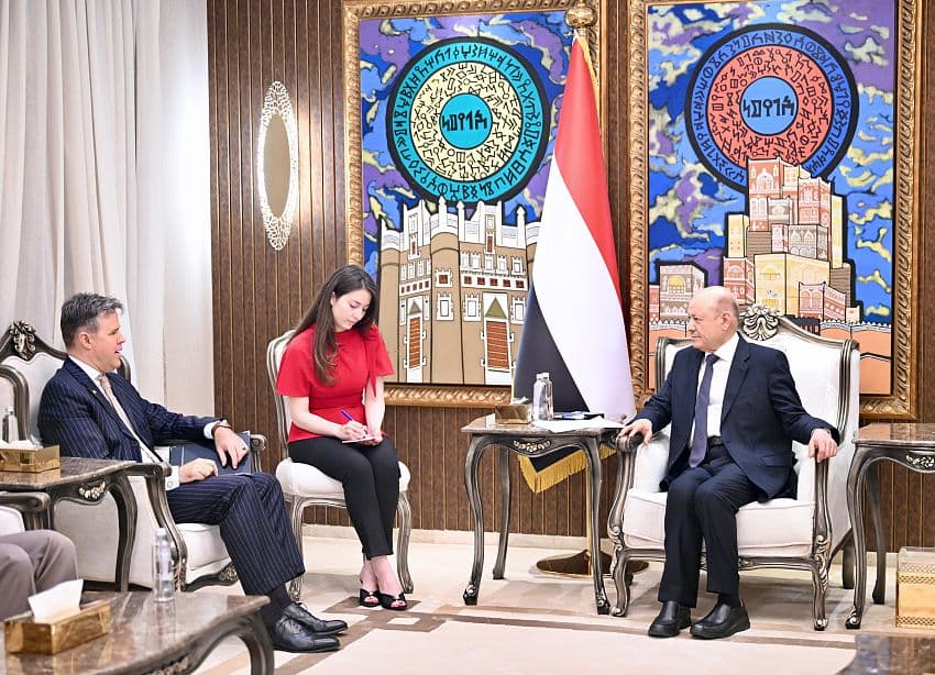 العليمي يوجه رسالة للولايات المتحدة حول أمن المنطقة