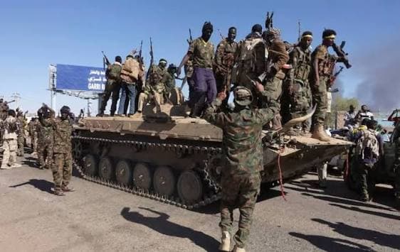 الجيش السوداني يهاجم كردفان ويجهز لهجوم بري