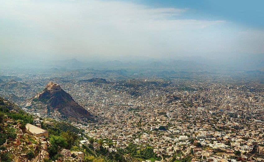 أحزاب تعز تتفق على دعم القيادة لاستعادة صنعاء