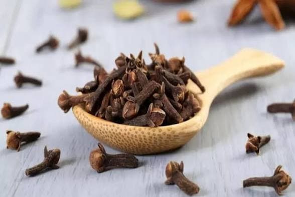 Clove's role in cough relief and uses