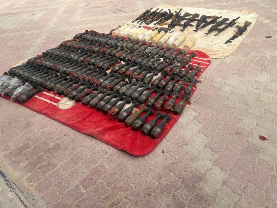 درع الوطن يحبط تهريب أسلحة في المهرة