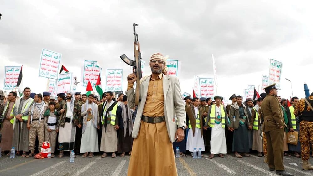 إيران تعزز سيطرتها على باب المندب