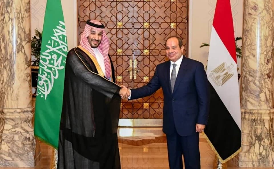 السيسي يؤكد دعم مصر لأمن الخليج