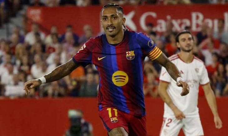 رافينيا يتألق في برشلونة وهدفه يضعه على بعد هدف من رونالدو