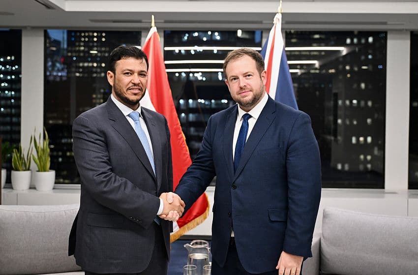 العليمي يدعو بريطانيا لتحرك دولي ضد الحوثيين