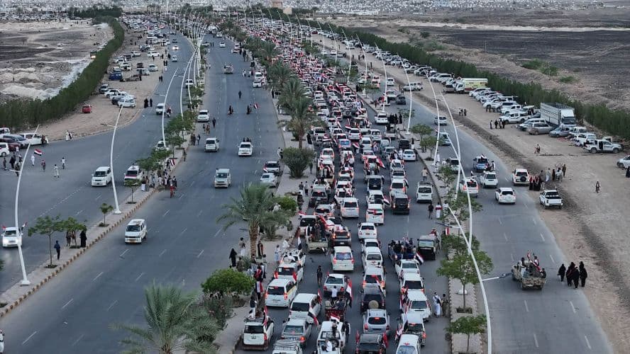 مأرب تحتفل بذكرى سبتمبر بتنظيم موكب حاشد