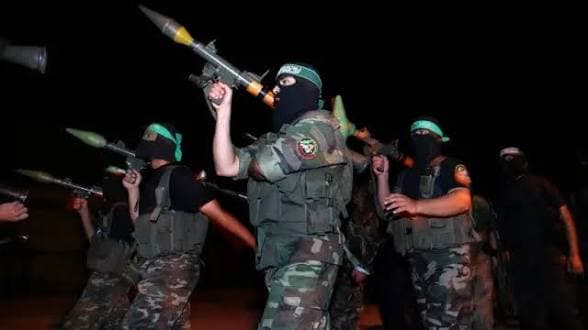 إسرائيل ترد بسقوط قياديين في غزة