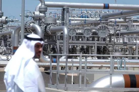 الكويت ترفع إنتاج النفط وسط تصعيد إيران