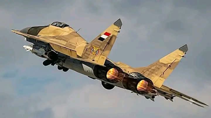 غارات تحاصر الحوثيين بتعز