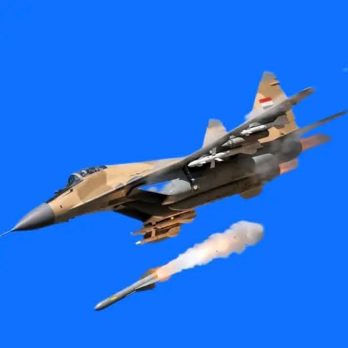 غارة جوية على رتل حوثي