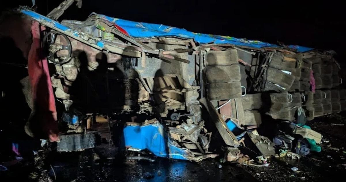 مصرع 19 تلميذا في حادث انقلاب حافلة مدرسية بأوغندا