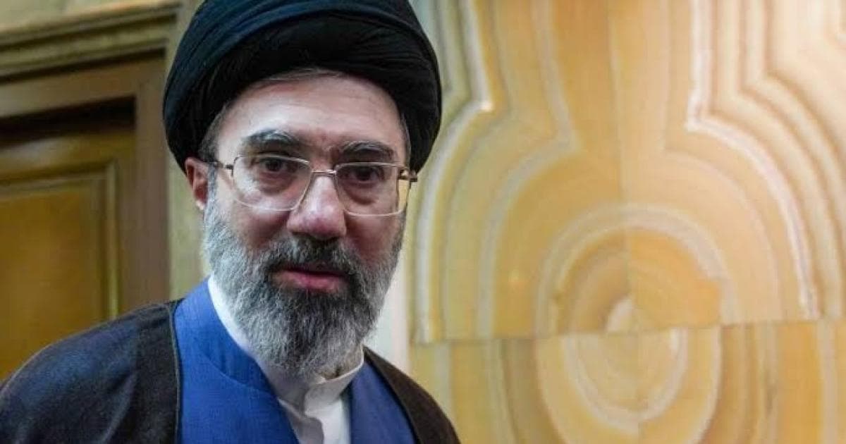 المرشد الإيراني يتوعد بالانتقام لمقتل والده