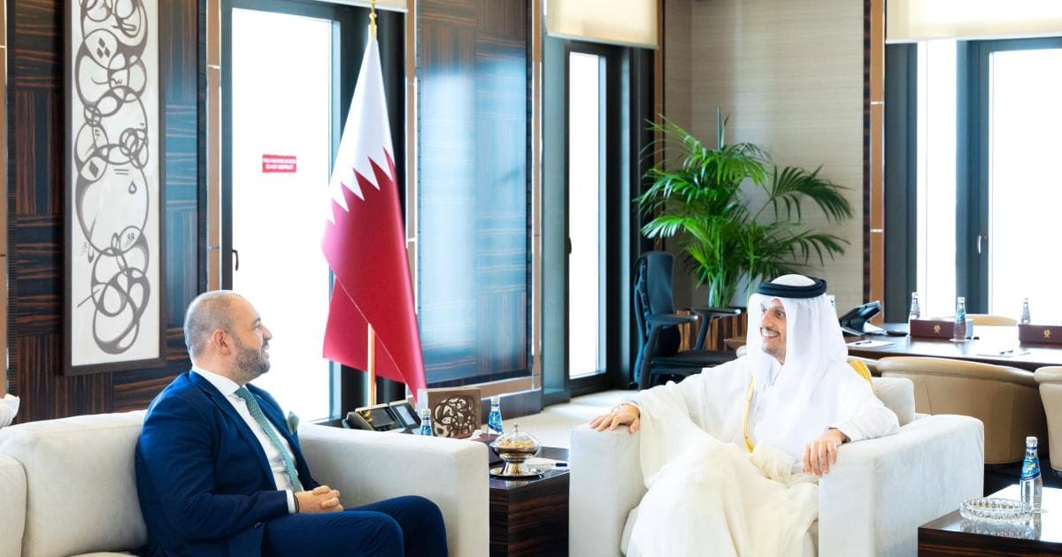 رئيس الوزراء يرحب بسفير الاتحاد الأوروبي