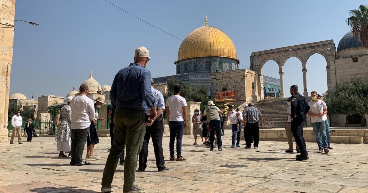 Settlers enter Al-Aqsa with police support