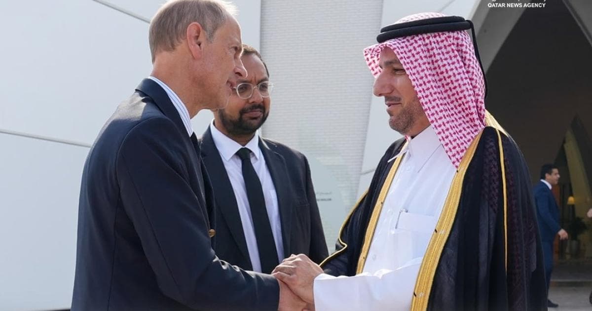 دوق إدنبره يصل إلى الدوحة