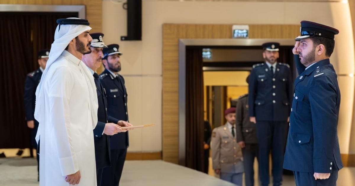 وزير الداخلية يشهد تخرج دفعة القيادة
