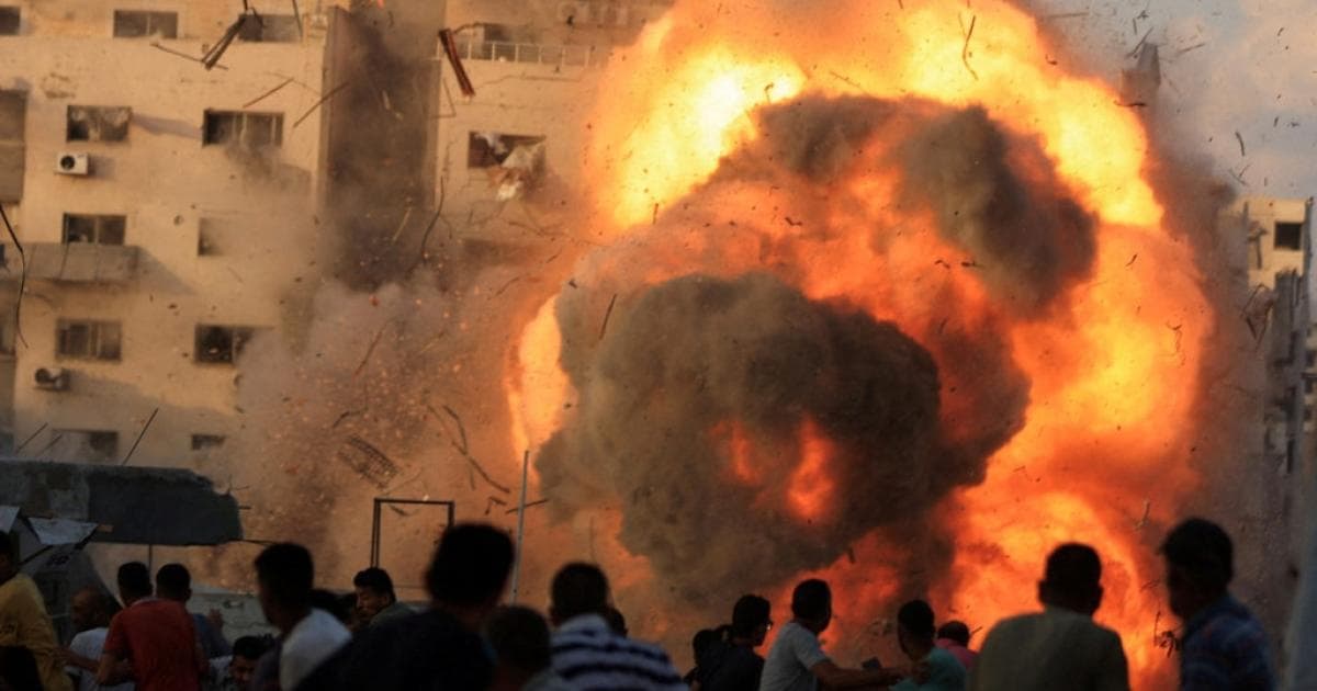 مقتل 3 شهداء من أسرة واحدة في قصف إسرائيلي على غزة