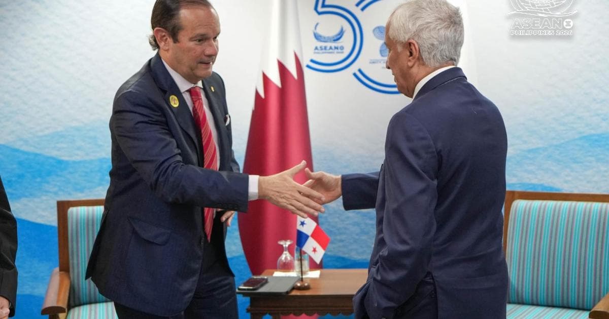 وزير الدولة للشؤون الخارجية يلتقي بوزراء خارجية دول