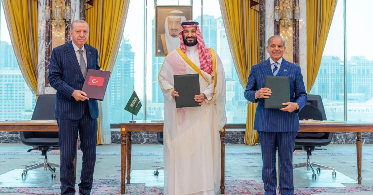 السعودية وتركيا وباكستان توقع اتفاق دفاعي
