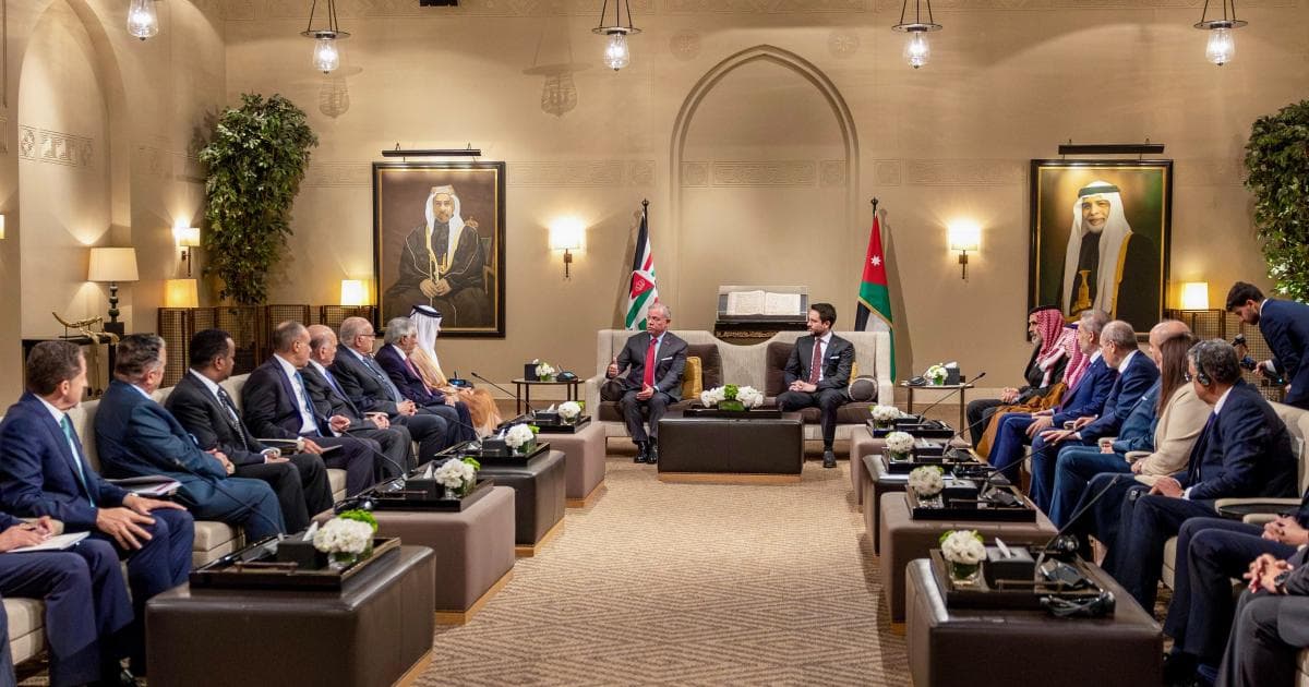 رئيس الوزراء يشارك في لقاء ملك الأردن مع وزراء العرب