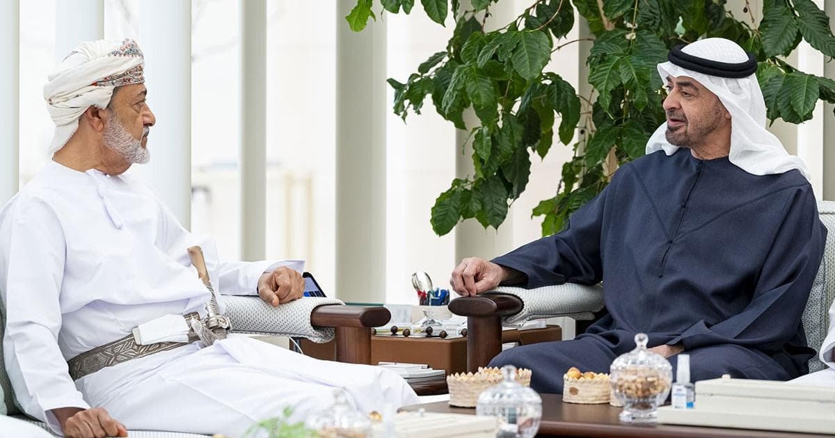 Emirati and Omani Leaders Discuss Regional Developments