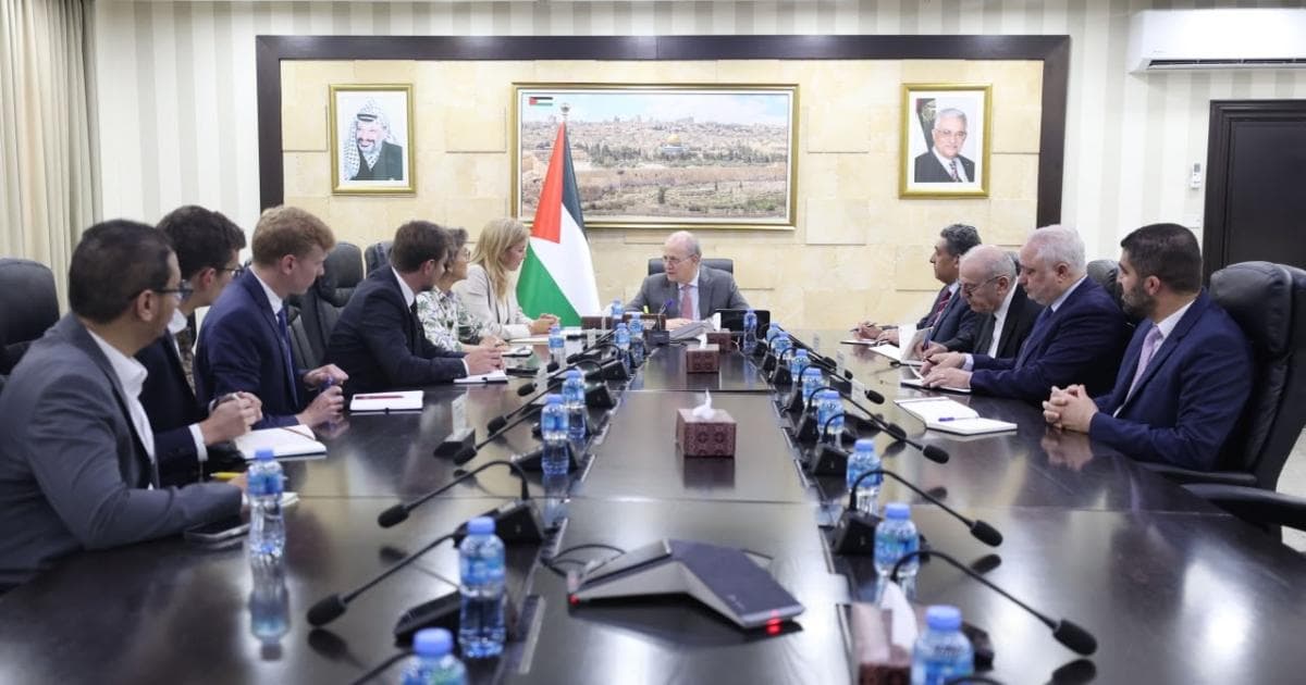 رئيس الوزراء الفلسطيني يحذر من توقف الإغاثة في غزة