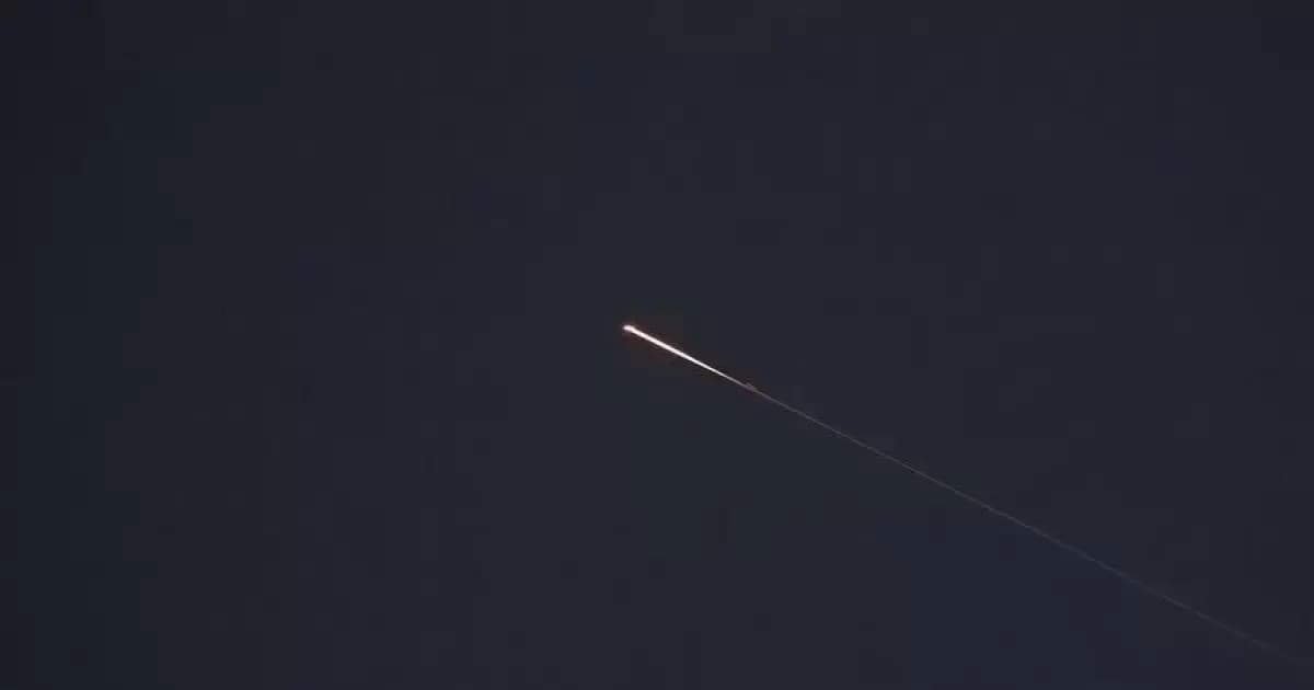 الجيش اليمني يراقب صواريخ من تعز باتجاه البحر