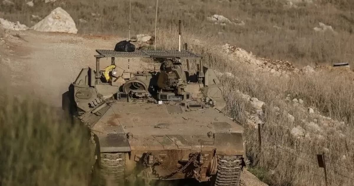 Israeli forces hit Quneitra area