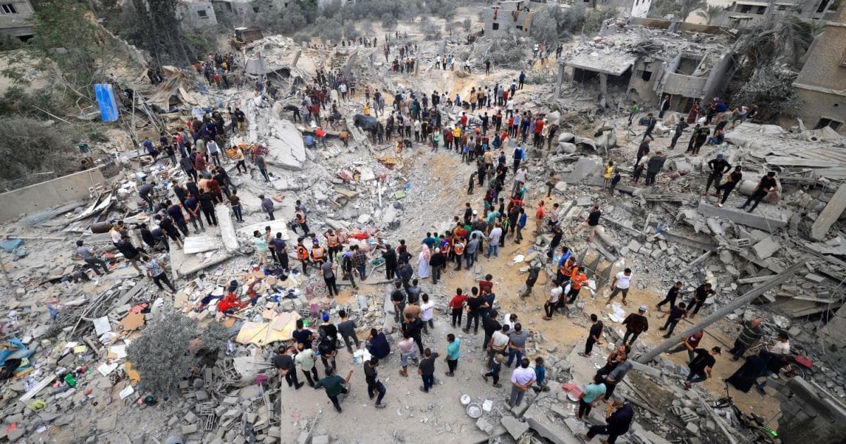 ضحايا انهيار منزل بقصف إسرائيلي بغزة يصل إلى 14 قتيل