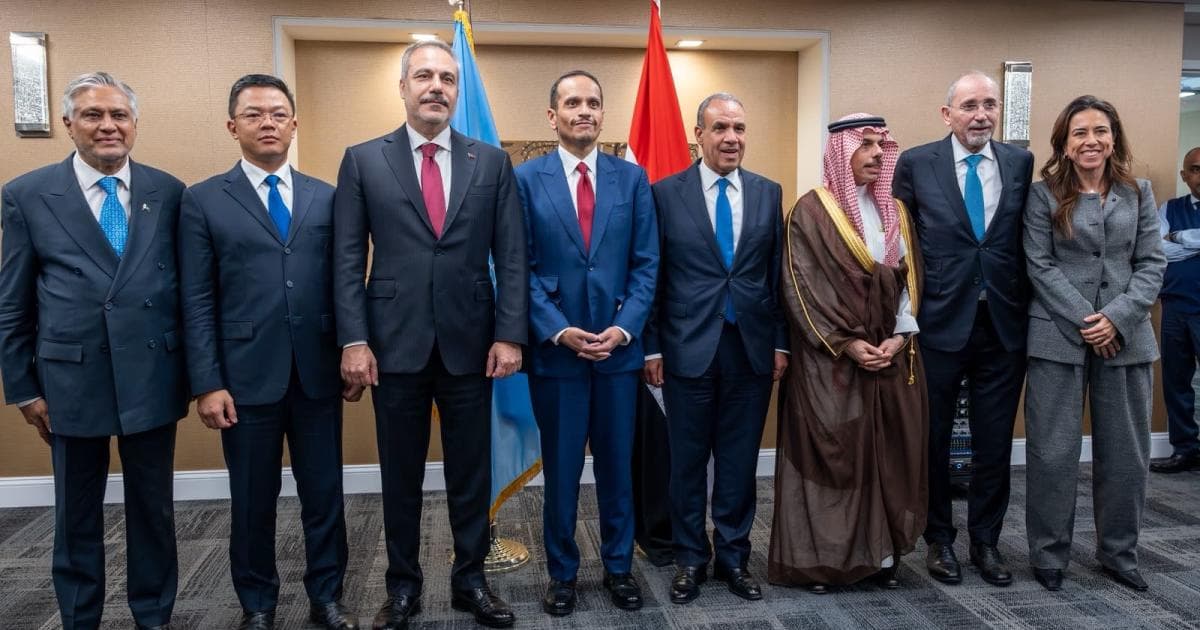 رئيس الوزراء في اجتماع وزراء غزة