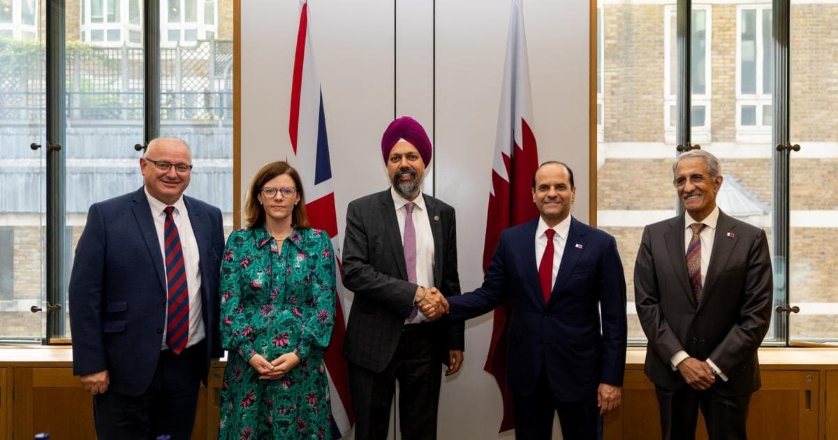 Defense Minister Meets UK Committee Chair