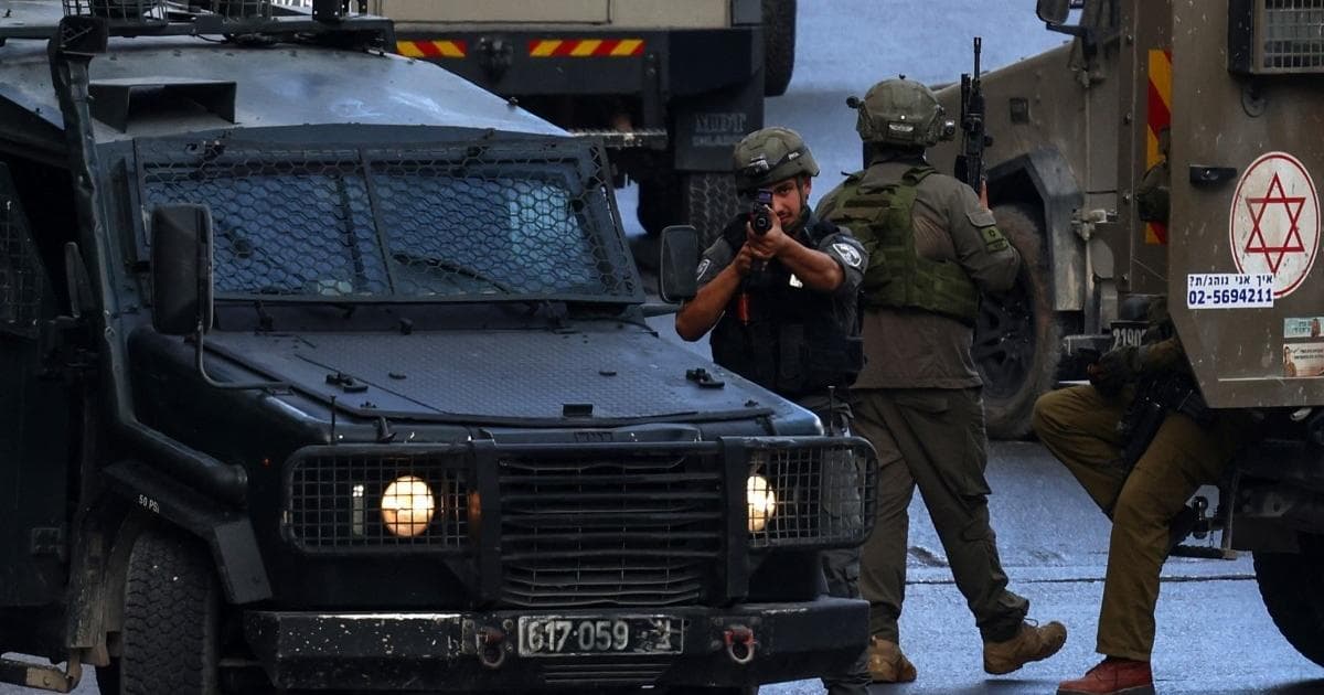 Occupation Detains 11 Palestinians in West Bank