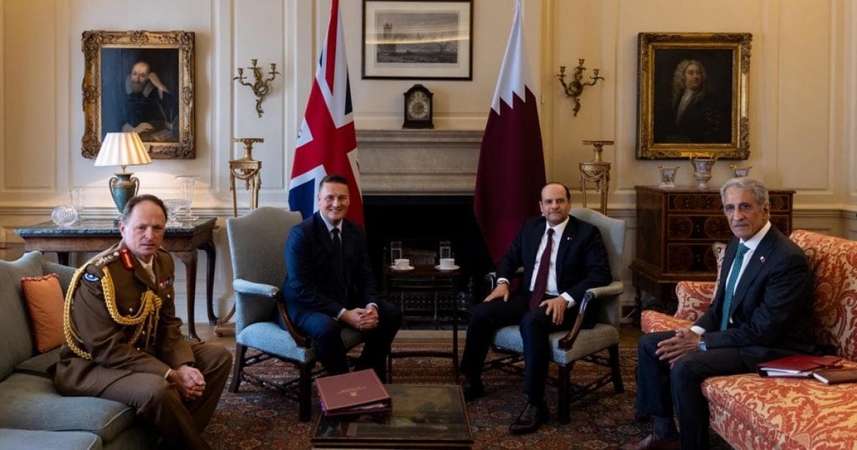 وزير الدفاع يلتقي نظيره البريطاني