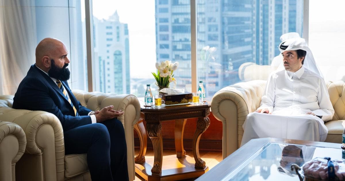 وكيل العدل يلتقي رئيس الصليب الأحمر في قطر