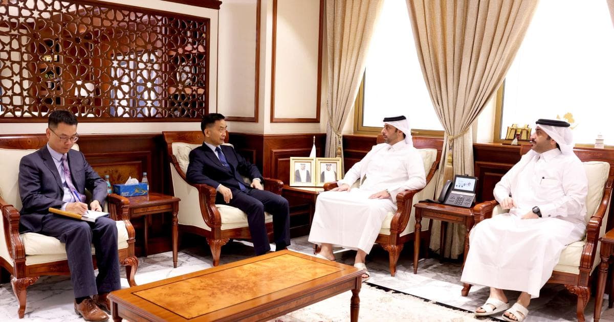 وزير البلدية يلتقي بالسفير الصيني