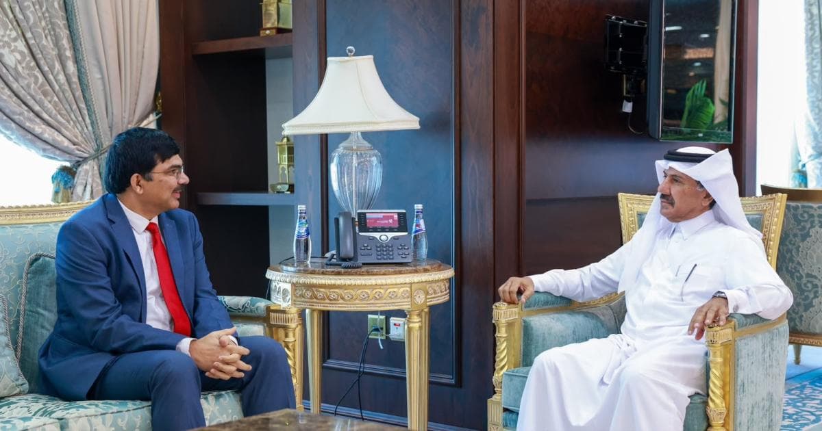 وزير الخارجية يلتقي بالسفير الهندي