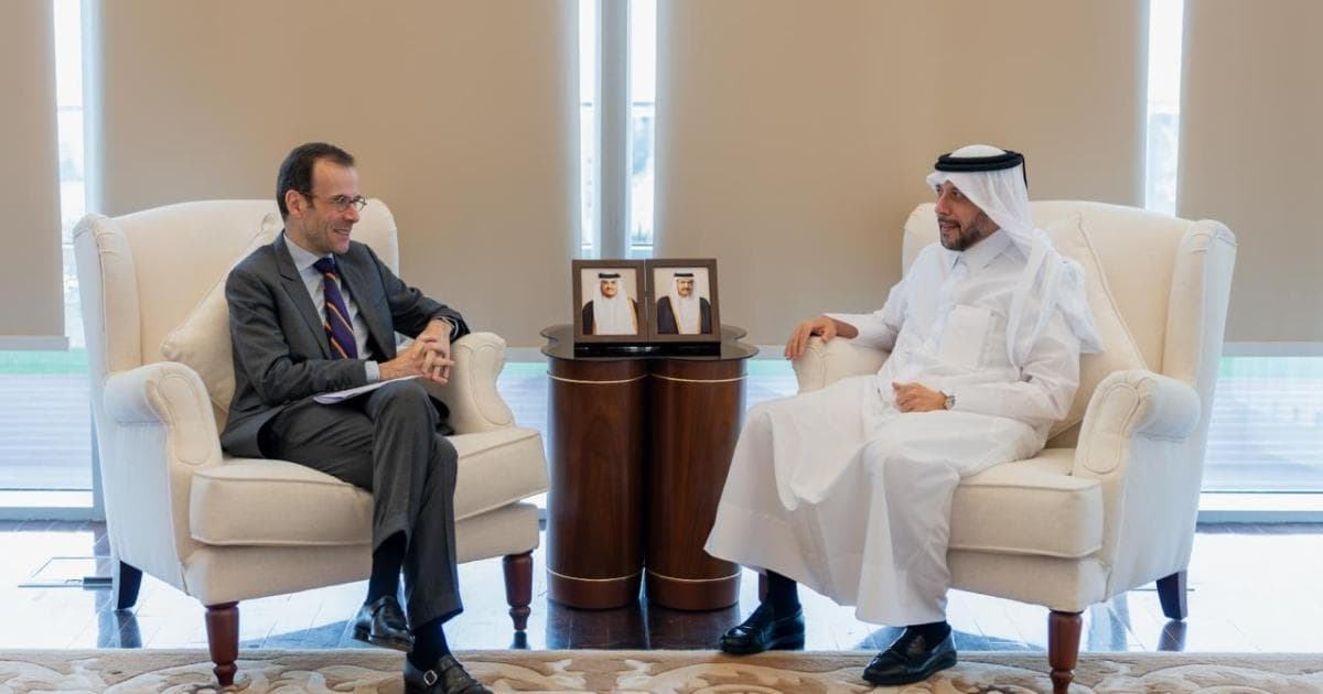 وزير الصحة يناقش مع السفير الفرنسي