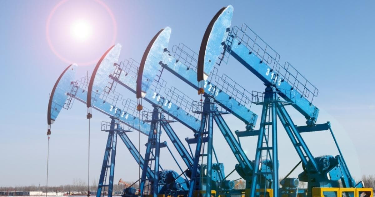 Oil drops on Russian supply forecast