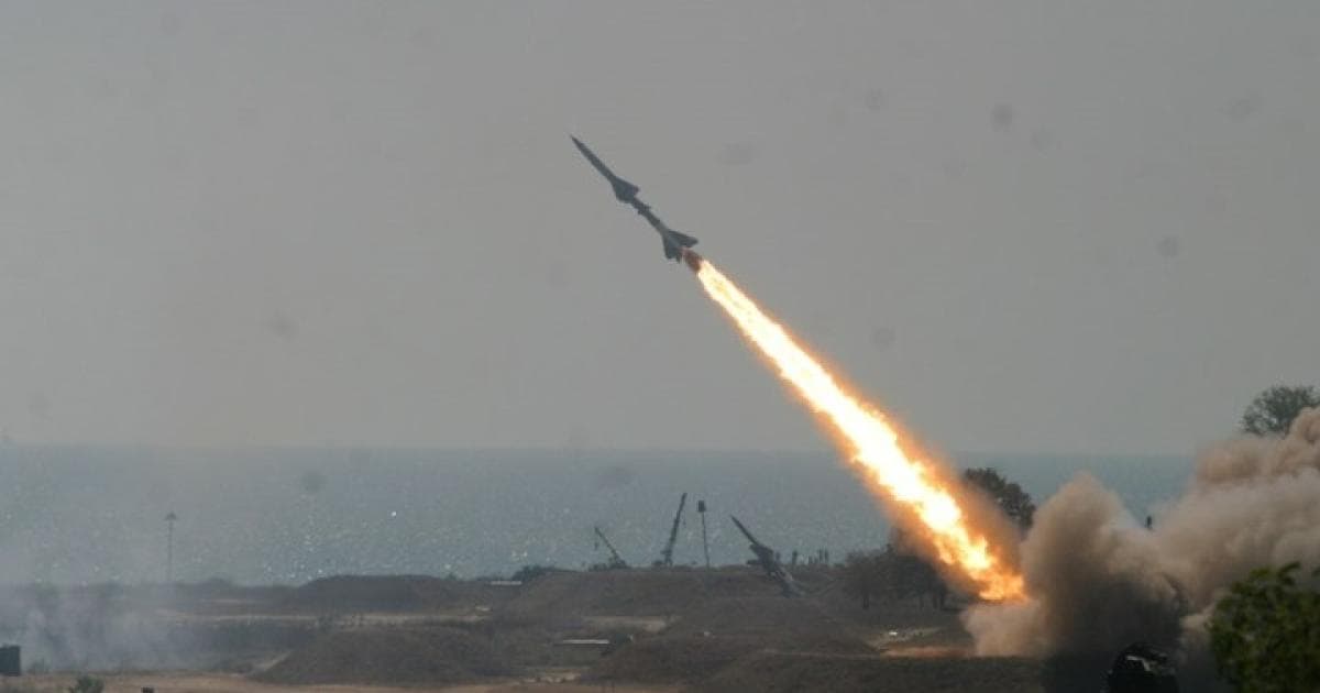 Houthis launch missiles at Riyadh and Khamis Mushait