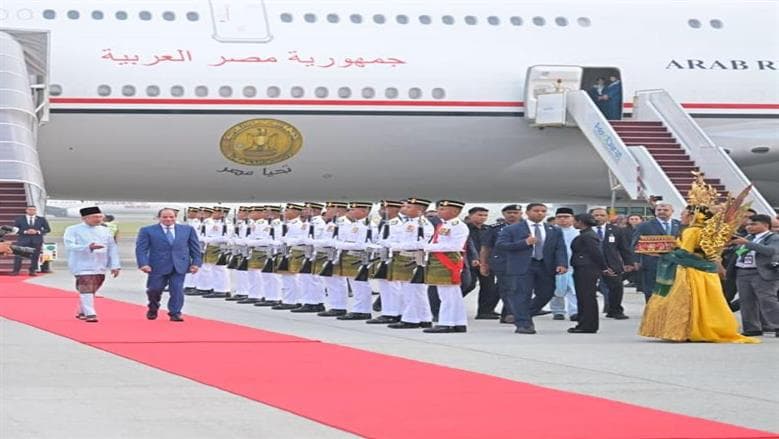President Sisi discusses ties with Malaysia king